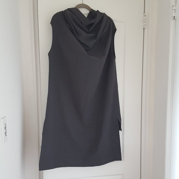 Cowl Neck Tunic in Grey. Size M - Picture 4 of 5